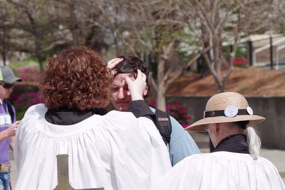 EpiscopalJacks's tweet photo. #AshestoGo 11 am -1 pm today outside the SFA student center. #AshWednesday https://t.co/ki3gFApZN5
