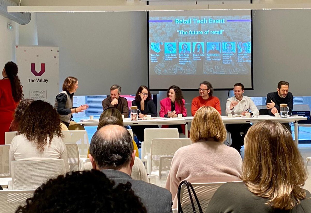 RETAILcatalunya's tweet photo. “Tᕼᗴ ᖴᑌTᑌᖇᗴ Oᖴ ᖇᗴTᗩIᒪ”
Panel con Hernan Camps #RobinBrick, @tanpareja, Clara de Nadal @CoolhuntingLab, Santi Rodriguez @plyzerapp, Carlos Cervera #Projectum y Màrius Sala @Knock_Barcelona
.
Muchos retos y oportunidades!
Un placer participar!! @RetailTechCity1 https://t.co/hLgl9dKmnU