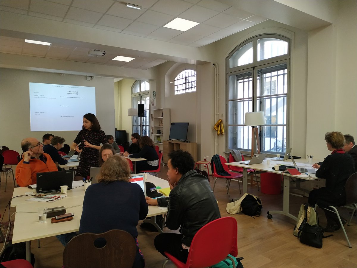 CoudrietLaurane's tweet photo. Workshop #comparativedemocracies cet après-midi au @lab110bis, test de la plateforme de Marie-Lorraine Chiriacopol qui permet aux utilisateurs de choisir "sa démocratie" @OpenLaw_fr @FondsLaw @OuDragons @Myriam_Hamd https://t.co/rRNdHQvUVB