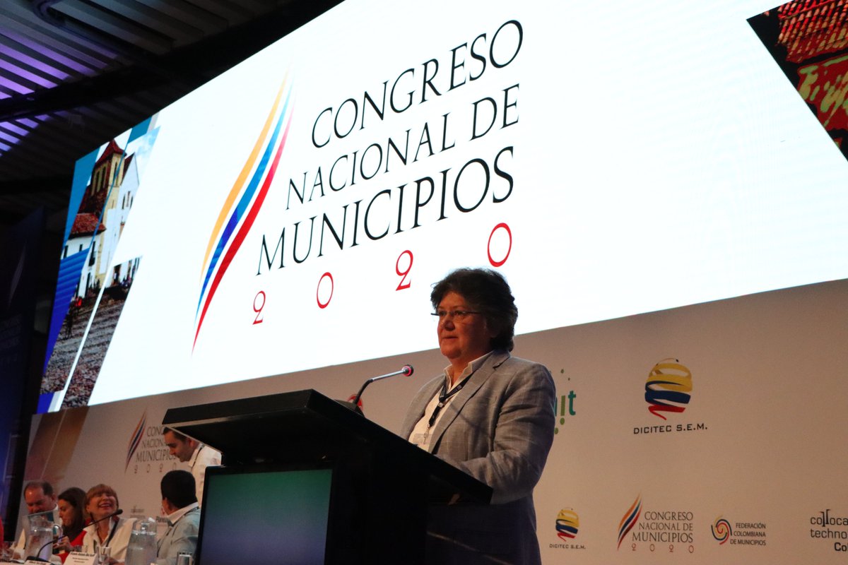 PnudColombia's tweet photo. "Cuenten con #PNUD como aliado para logro de desarrollo humano y sostenible para sus territorios. #IDH2019 reveló retos ante desigualdades relacionadas a cambio climático, tecnología y brechas de género. Requerimos innovación para enfrentarlas" @JessicaFaieta en #CongresoFCM2020 https://t.co/Hrv6SOg8bZ