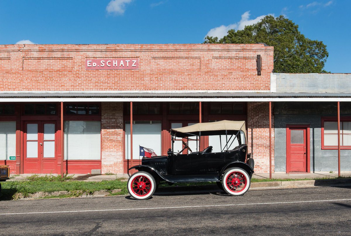 visitbrenham's tweet image. Sunshine and blue skies—perfect for a road trip to Burton!
#burtontx #visitbrenham