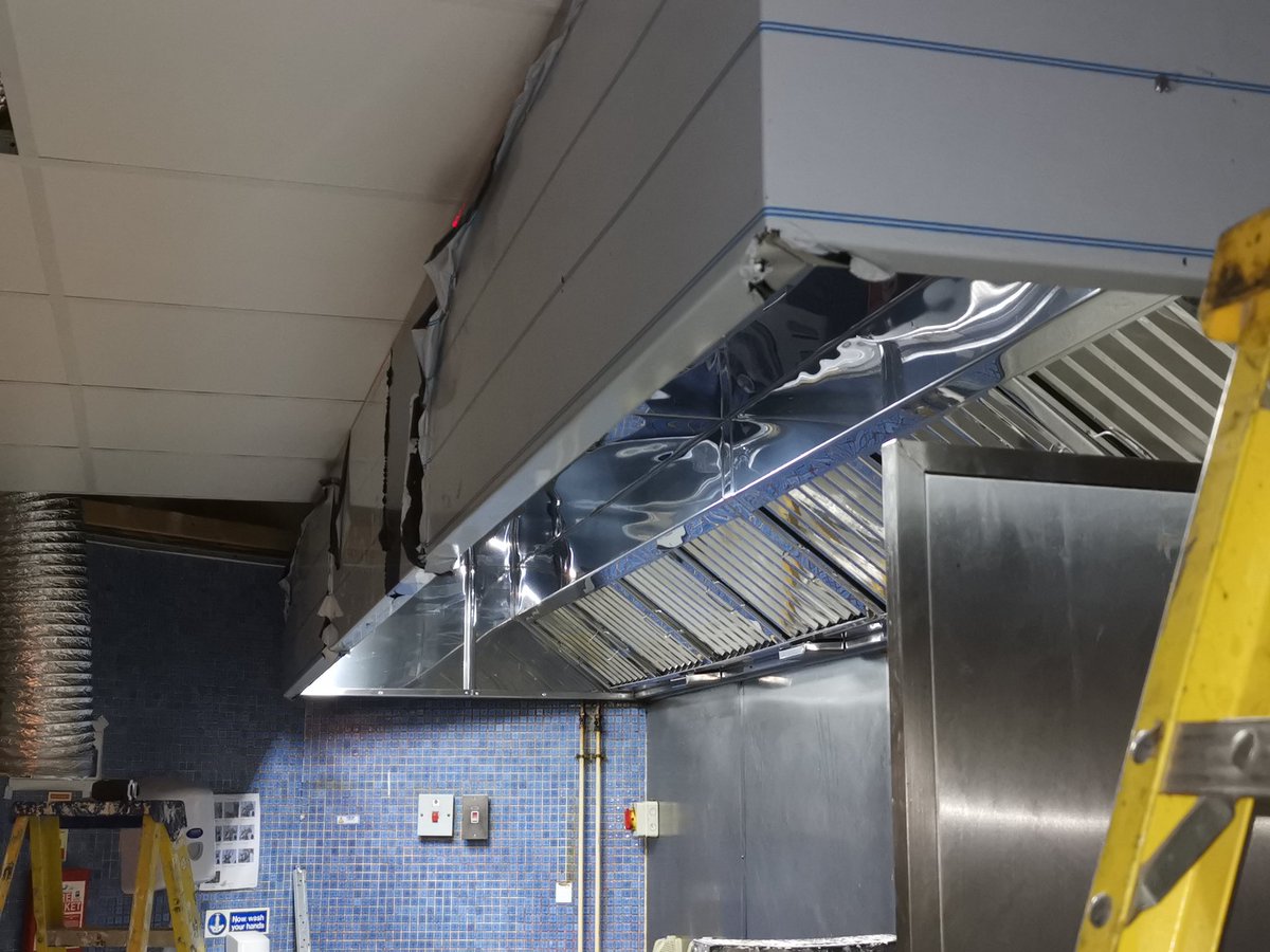 bondfabs's tweet photo. New canopy to existing system #extractioncanopy #commercialkitchen #ventilation #kitchenextraction #stainlesssteel https://t.co/MTRlLZ3Eu3
