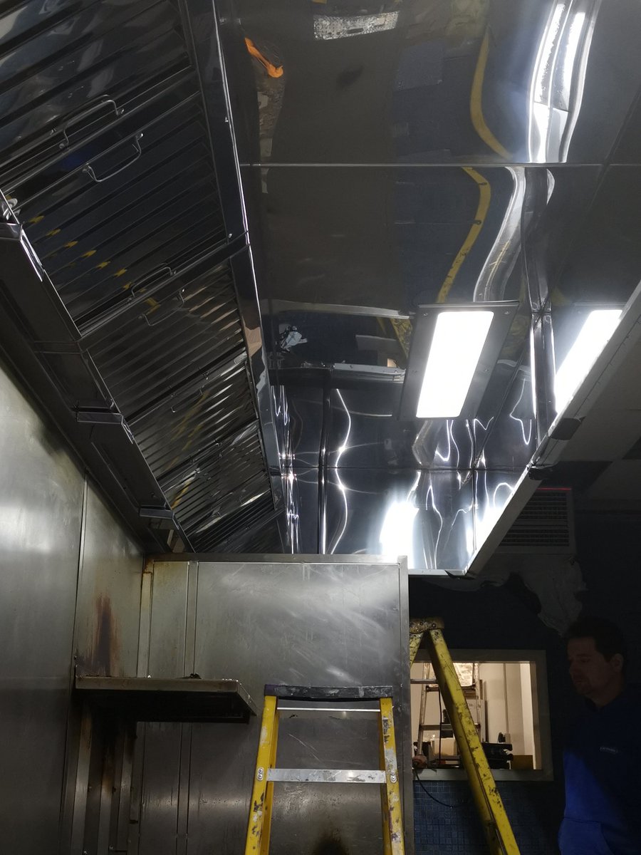 bondfabs's tweet photo. New canopy to existing system #extractioncanopy #commercialkitchen #ventilation #kitchenextraction #stainlesssteel https://t.co/MTRlLZ3Eu3