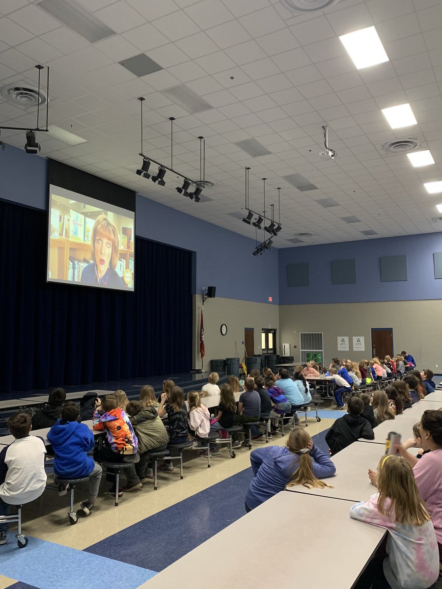 AR Reads One Book kickoff day! The World according to Humphrey. <a href="/MrsSteinerReads/">MrsSteinerReads</a> #bomberpride