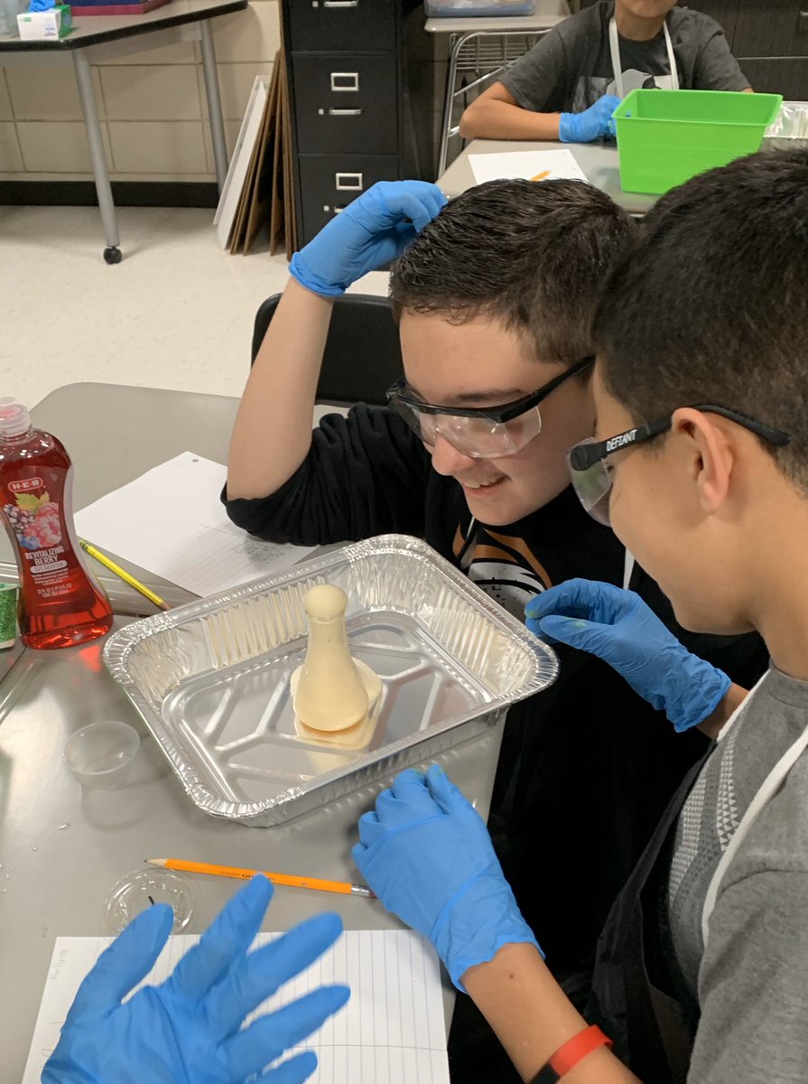 AJHScience's tweet image. Investigating chemical reactions in 6th grade MAP science. #scienceisaverbinalvinisd  @alvin_jh  @aadamealvinisd1