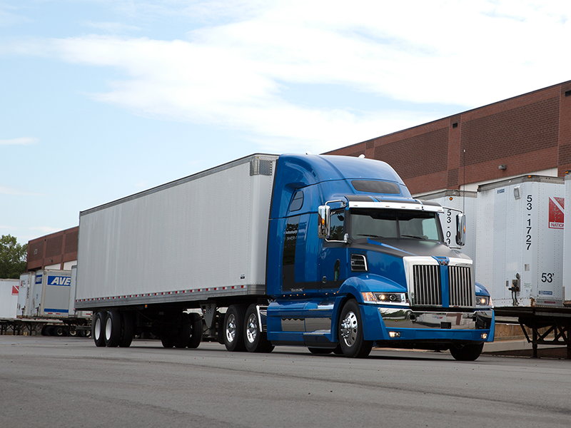 WstrnStarTrucks's tweet photo. The #5700XE has an easy-to-replace four-piece bumper that works with the cowl hood and side cab extenders to eliminate drag and gain fuel efficiency. In other words, extreme efficiency. #StarFacts https://t.co/5QlP0L6ZAs