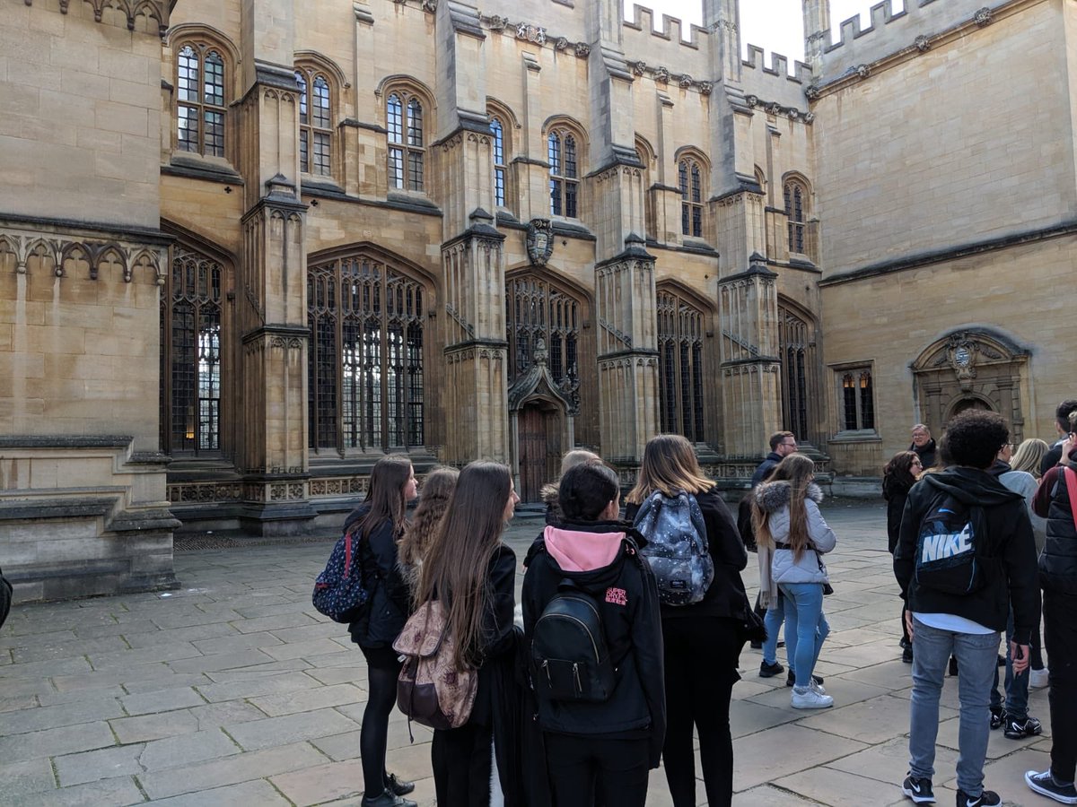 TheParkerEACT's tweet photo. Y10s having an inspirational day. Thank you, @OxfordPathways https://t.co/4sZHWNiD4b