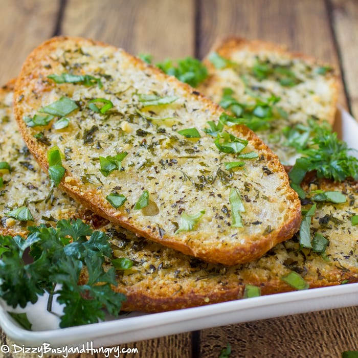 dizzybusyhungry's tweet photo. Quick Parmesan Garlic Bread - This Quick Parmesan Garlic Bread is super-easy, better than store-bought, and a great way to use up leftover bread or rolls!
https://t.co/QVflgWazGk
#parmesan #garlicbread #homemadegarlicbread https://t.co/zmK2RzJ6KV