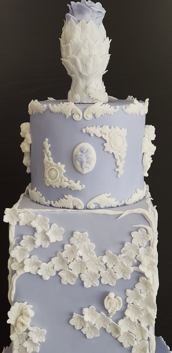 wildgingerlily's tweet photo. Inspired by #wedgewood #pottery 
#Bride #bridalinspiration #bridalinspo #weddinginspiration #eventplanning #DreamWedding #weddingdetails #weddingday #weddingcake #instawedding #weddingideas #wedding #cake #cakeart #fondant #design #couture #flowers #art #instacake #cakesofig https://t.co/Y0KP4AtYdD