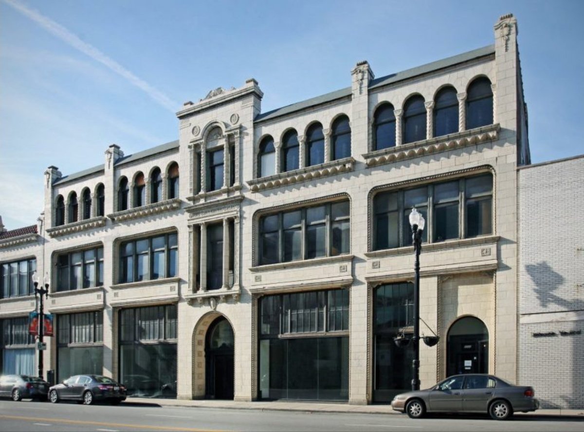 ExtremeVibesChi's tweet photo. No. 5 on our list of subpar public interactions over the last decade or so:
Motor Row on South Michigan. Assuming that this exists as a work in progress, still the full potential of what this district can be remains untapped. @Pres_Chicago
@Chicago_History
@chicagodetours https://t.co/qpcgZEjifV