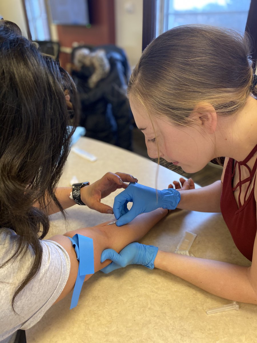 stkatempas's tweet photo. First year students practice how to insert IVs as part of the Gastroenterology unit #PAstudents https://t.co/02EA9YmXaF