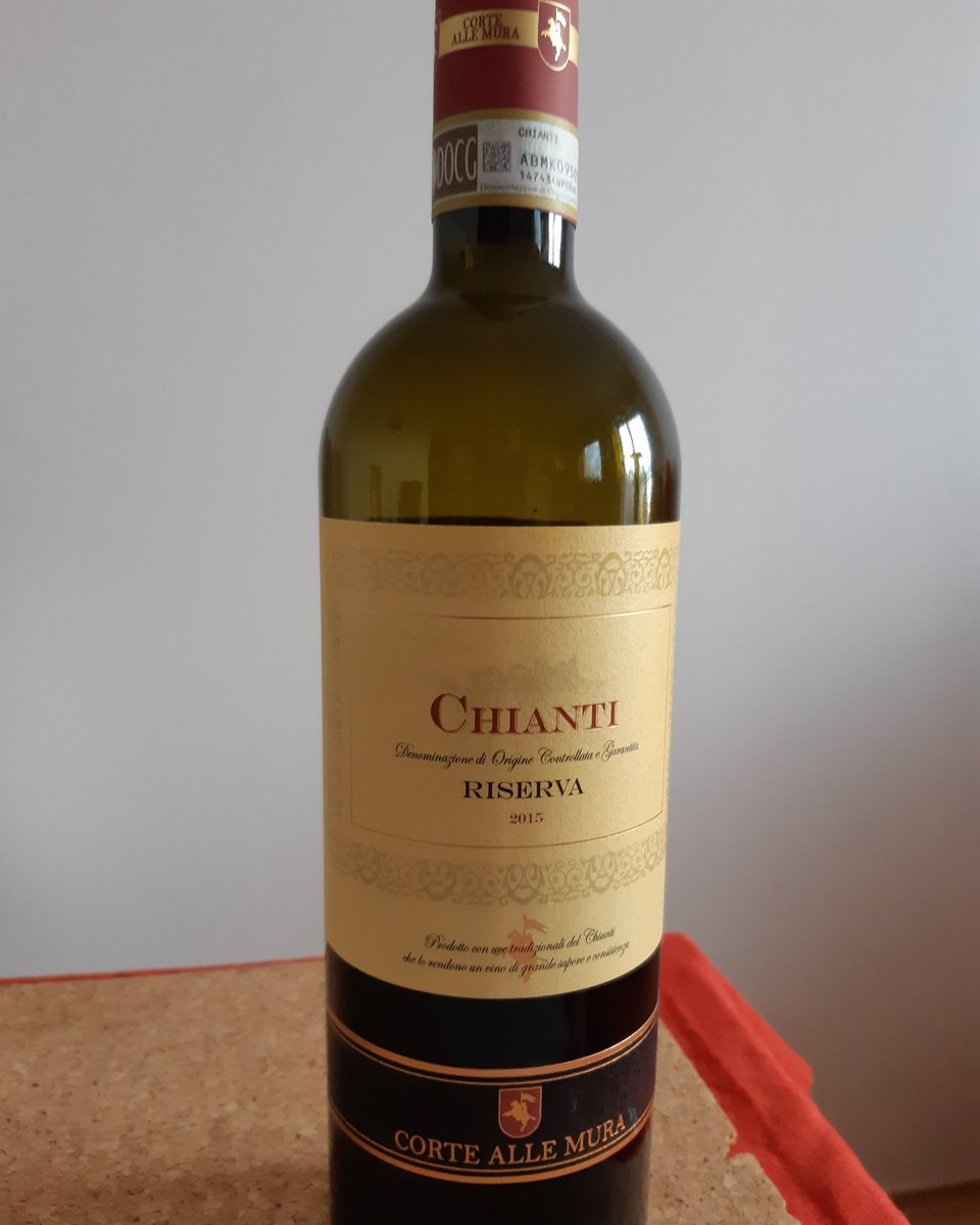 VlastimilKvapil's tweet photo. Chianti Riserva 2015 looks and fits well 🍷🍣 Delicious taste full 😁👍🤠 #chianti #riserva #chiantiriserva #winelover #wine #redwine #foodandwine #delicious
Yes sunny Italy 🌞🤗😍🍷 😁 @CurtoSimone @foodandwine @ItaWineFoodFest Any comments on that what points Chianti received? https://t.co/pLyCI4m2kc