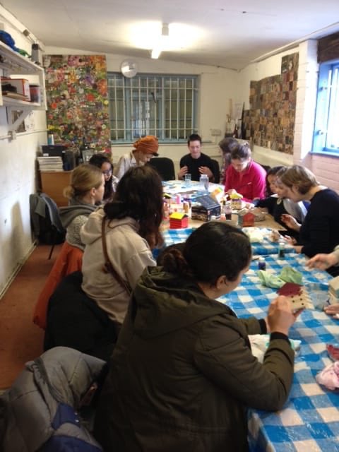 meanwhilegdns's tweet photo. π Thank you to everyone who came to our Bee Friendly event with @globalactplan last Saturday! We painted lots of bee homes & made beautiful leaf lanterns πΏ #pollinatorpaths #communitygarden #NorthKensington https://t.co/rtqX4U1uTV