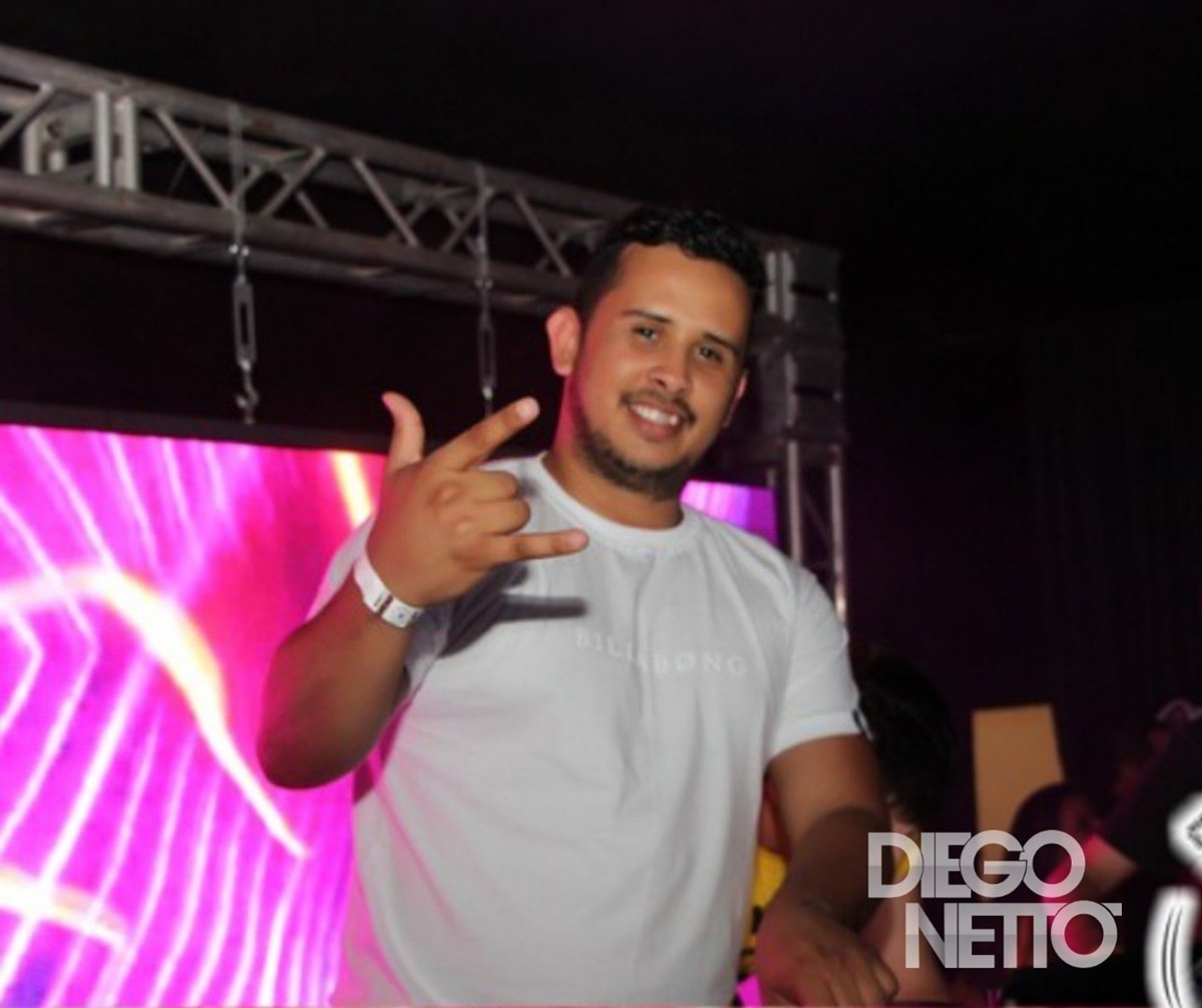Diegonettodj's tweet photo. Que a vida passe sem pressa, que tenha amor em cada dia e que Deus abençoe cada escolha que meu coração fizer por mim.
#vidadedj #underground #plustalent #fulltalent #tuneagency #club #diegonettodj #djlife #carnaval #positidade #edm #beatport #plustalent #housemusic #carnaval2020 https://t.co/G84Aq4P5KP