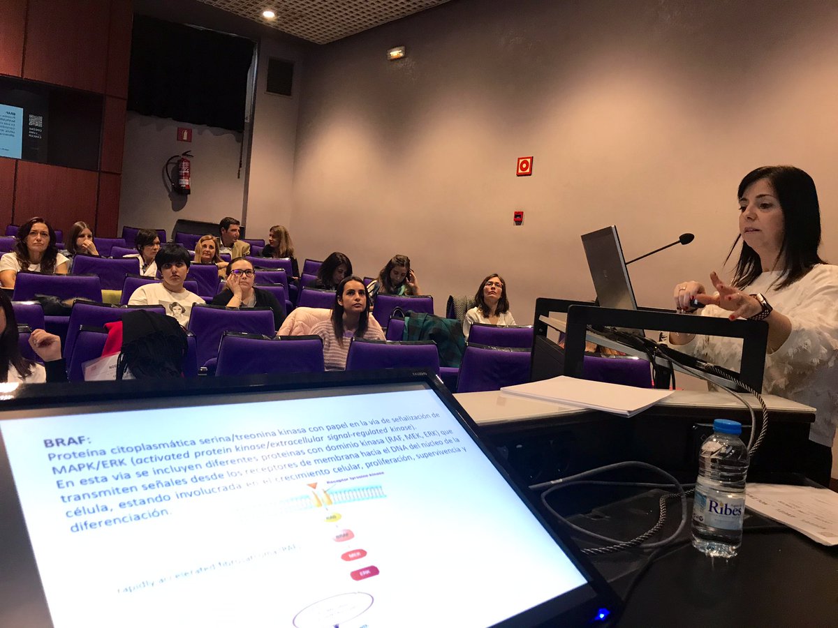 Tony_Calles's tweet image. Comienza #CodingLungCancer #BRAF series. Primera presentación a cargo de la Dra. @lara_pijuan #lcsm Organizan @NReguart @teixido_c Hospital Clínic.