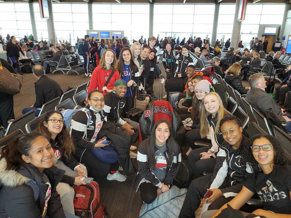 CreekviewMGDC's tweet photo. On our way! Pittsburgh, here we come! @CreekviewPrinc @CFBISD #NHSDF2020 https://t.co/GY6G6JKqlF