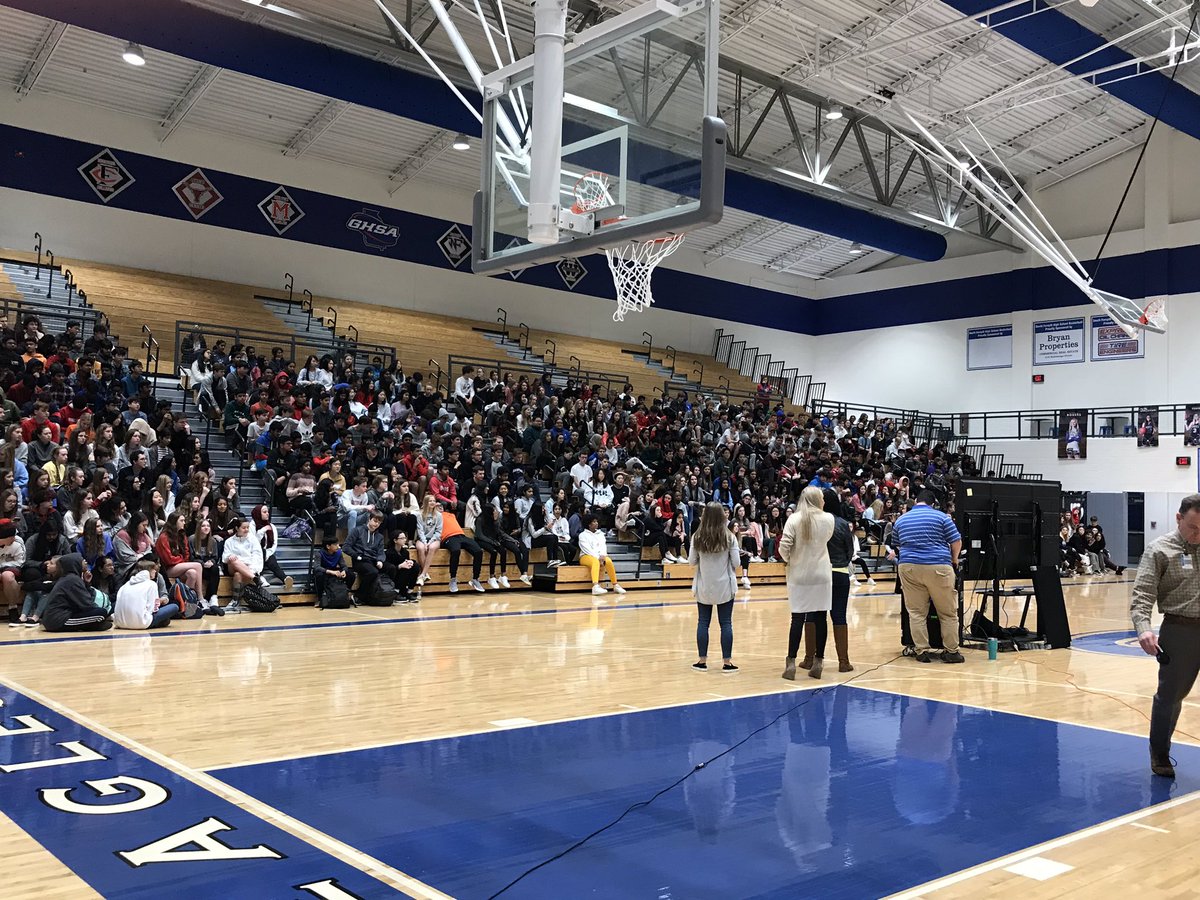 MrsCMacAllaster's tweet photo. Thank you @LrjFoundation for speaking to our students today about health and wellness. #mosaicacademy #sofomo #southstrong @SouthMosaic https://t.co/lKdvhvbIv9