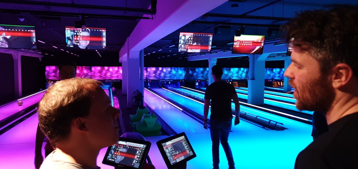 multimedium's tweet photo. Na al dat analyseren, programmeren, organiseren, ... komt natuurlijk amuseren! Vorige week maakten we met het team de pooltafel en bowlbaan helemaal onveilig! πͺ #multimedium #teambuilding #bowling #poolen https://t.co/pv5o08po7Z