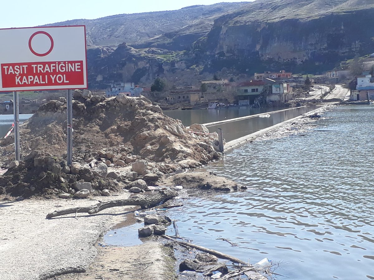 jmcrofoot's tweet photo. Sadness and grief today as water covers the highway bridge at Hasankeyf. Stop the flood to save the gardens with all the Muslim-Christian heritage they hold. Thanks to @hasankeyfdicle for photos #SaveHasankeyf #HasankeyfİçinGeçDeğil @HasankeyfKoord @HKmatters https://t.co/CMeT9aNAGC