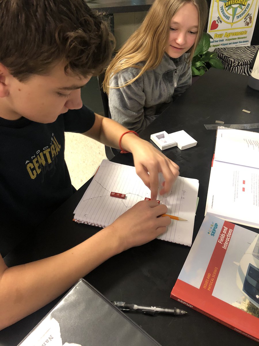Robynlv's tweet photo. Mapping magnetic fields in #SeventhGradeScience @ACMS_Jaguars https://t.co/plBws9ALSv