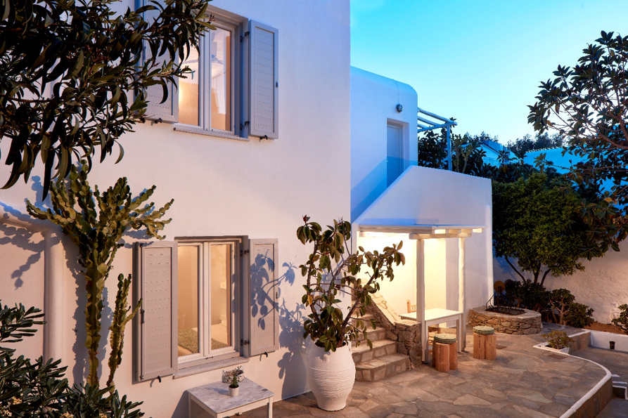 Hostlab1's tweet photo. Nested in the heart of Mykonos Town, Mykonos Town Suites is surrounded by a beautiful well-maintained garden!  https://t.co/TZOnFnWc0n #Hostlab #MykonosTownSuites #Mykonos #Greece #Greekislands https://t.co/3Kykqj2pTA