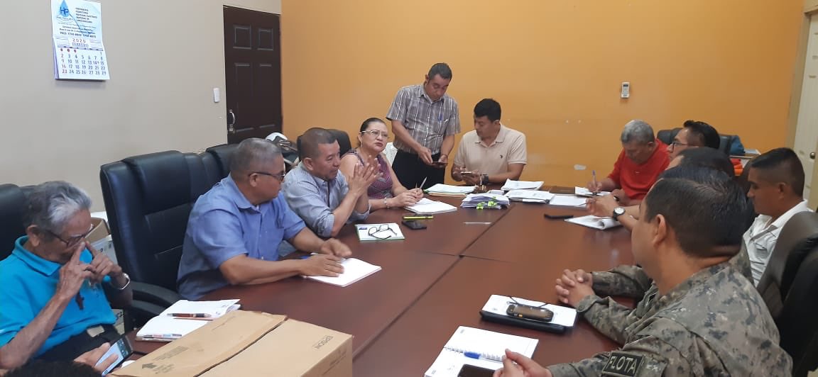 En #PuertoElTriunfo no hay cabida para la violencia por ello me encuentro reunido con el Comité Municipal de Prevención de la Violencia (CMPV) para coordinar el plan de seguridad escolar en beneficio de nuestra niñez y adolescencia. #GobiernoParaTodos