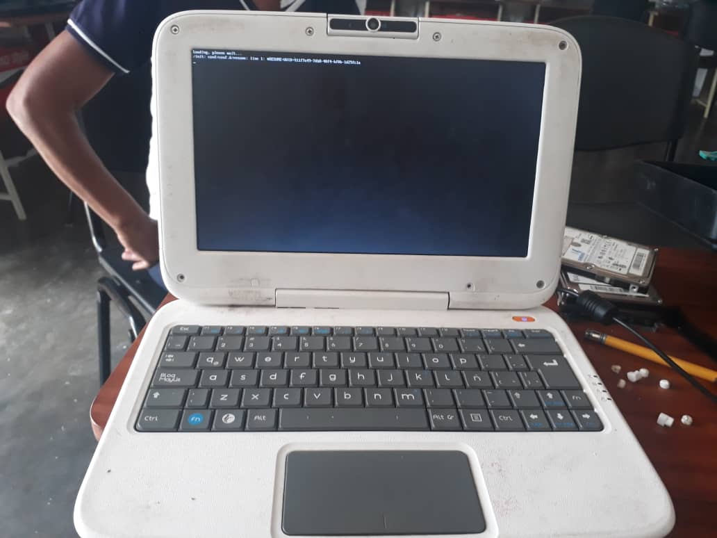 Fundabit_Yaracu's tweet photo. #26Feb ¡Reparando ando! Nuestros Formadores Tecnológicos de @FundabitOficial aplican su experiencia en la reparación de portátiles Canaima y sus cargadores, para contribuir con la vida útil de este hermoso proyecto. #BalanceCarnavales2020 @vane_prieto https://t.co/t9vDr8b1iN