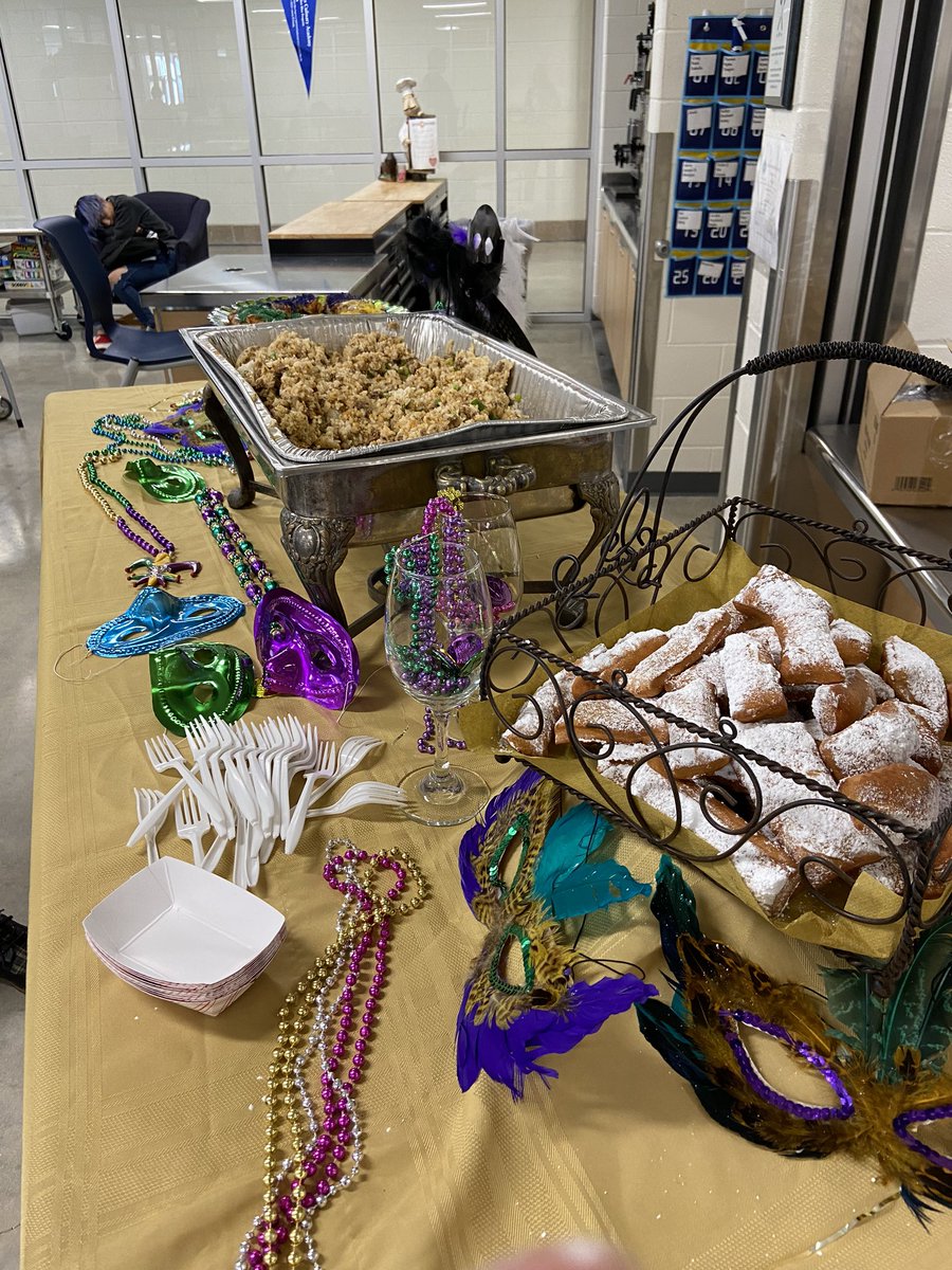 Fat Tuesday <a href="/SamuelClemensHS/">samuelclemenshs</a> culinary arts. Beignets, dirty rice and king cake!