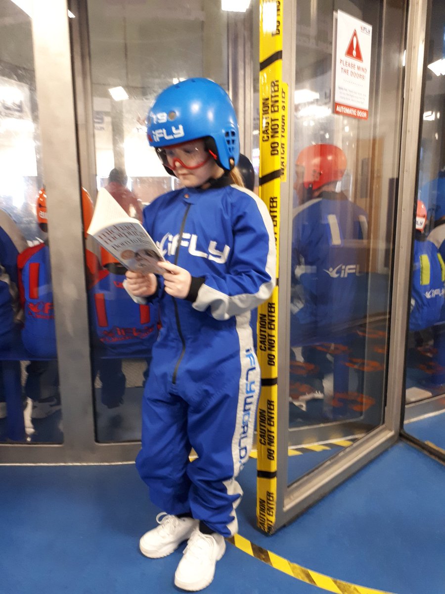 Carolinehigham5's tweet photo. Phoebe's Flying and reading!! @StrikeLane @ifly #ExtremeReading 📖 https://t.co/5PtS7flmx0