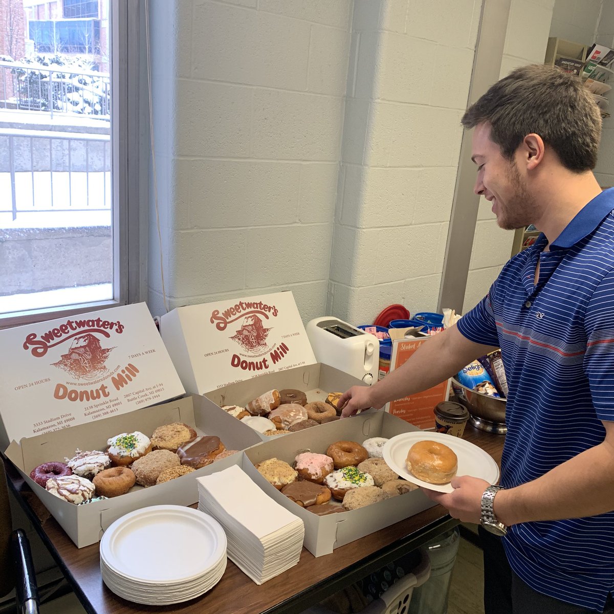 Starting our Western Wednesday off right with <a href="/SweetwatersDM/">Sweetwater's Donuts</a> donuts for day three of <a href="/WesternMichU/">Western Michigan University</a> Student Employee Appreciation week at <a href="/MillerAud/">Miller Auditorium</a>! 🍩