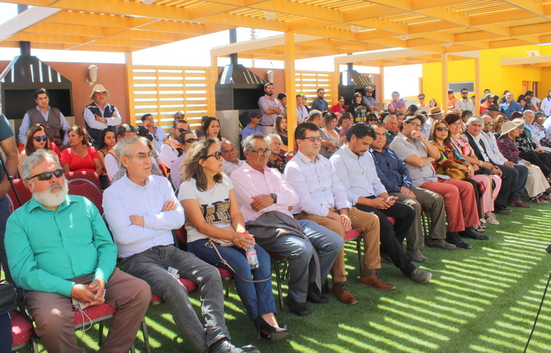En su visita por la comuna de Diego de Almagro, el alcalde de Recoleta Daniel Jadue realizó un exitoso conversatorio con vecinos y además, asistió a la inauguración de la piscina de Inca de Oro, obra financiada netamente con recursos del municipio dieguino.
