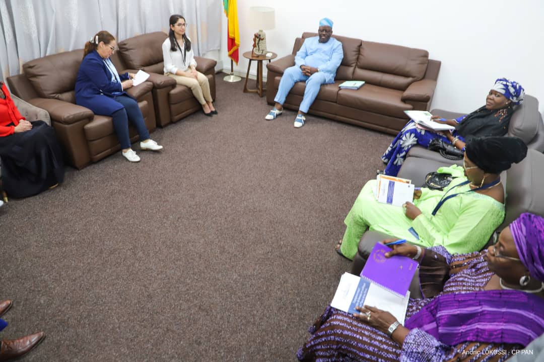 VlavonouLG's tweet photo. J’ai reçu à mon cabinet ce jour les députées marocaines Saïda BOUALI et Imane EL YAKOUBI. Elles étaient accompagnées pour la circonstance de Badria ZEINO-MAHMALAT, manager du projet « Engageons-nous pour plus de femmes en politique au Maroc et au Bénin ».
#LGV https://t.co/UF2KMUEztF