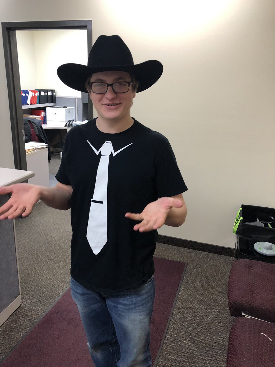 FreemanFlyers's tweet photo. Just a regular Wednesday at Freeman Public... #Classy #FFFWeek https://t.co/BG9QnF5uwA
