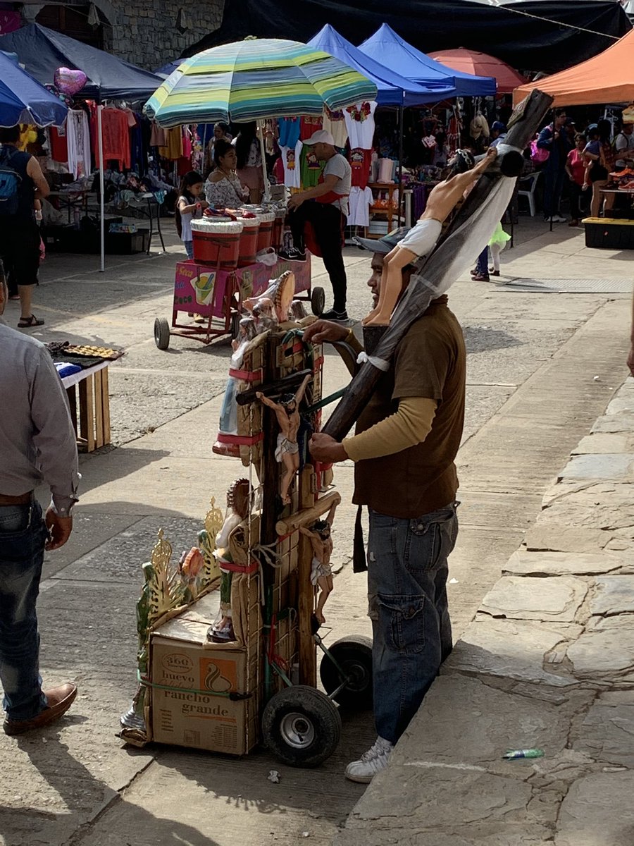 Abc5txa's tweet photo. Everyone’s got one.
#xilita #market #mexicoroadtrip https://t.co/pxUjJ607A3