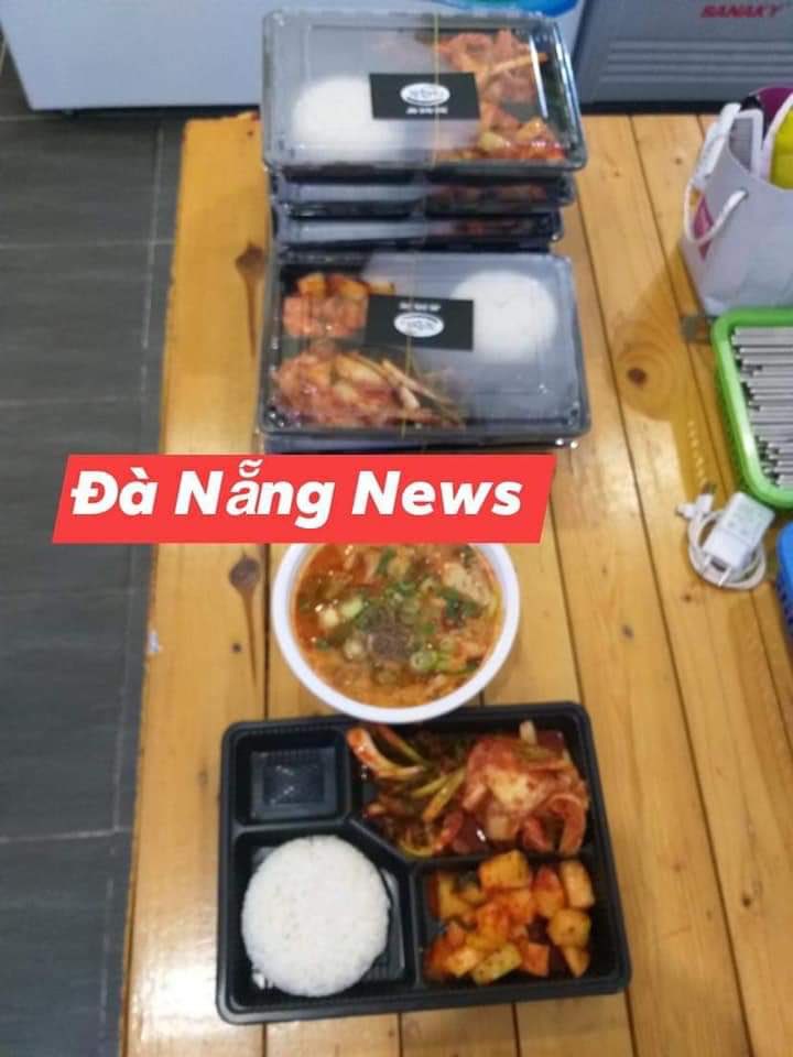HuyenNg17572443's tweet photo. Nhiều hashtag quá mọi người, t theo ko kịp 😂 ... cơ mà vẫn đu tới cùng 💪💪💪
 #KoreansApologizetoVietnam
#YTN_사과해 
#베트남을존중해 https://t.co/BYJm1QyCFB