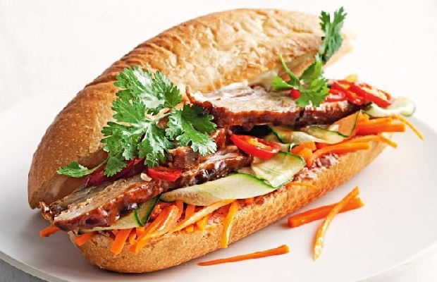 binh_blink's tweet photo. Tự hào vì mình có miền Bắc
#KoreansApologizetoVietnam 
Ăn bánh mì ngon quá đii
#YTN_사과해
 Tuần sau đi học rồi các bạn ạ, mỗi sáng lại được ăn bánh mì
#베트남을존중해 https://t.co/9A8Htv1ilG