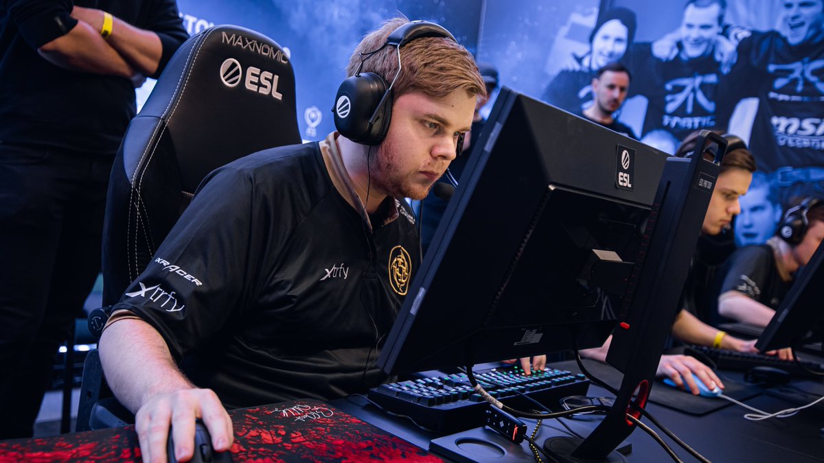 6. Чемпионат по киберспорту. Приложение для киберспорта. Девайс кс го игрок нип. Ставки на киберспорт.