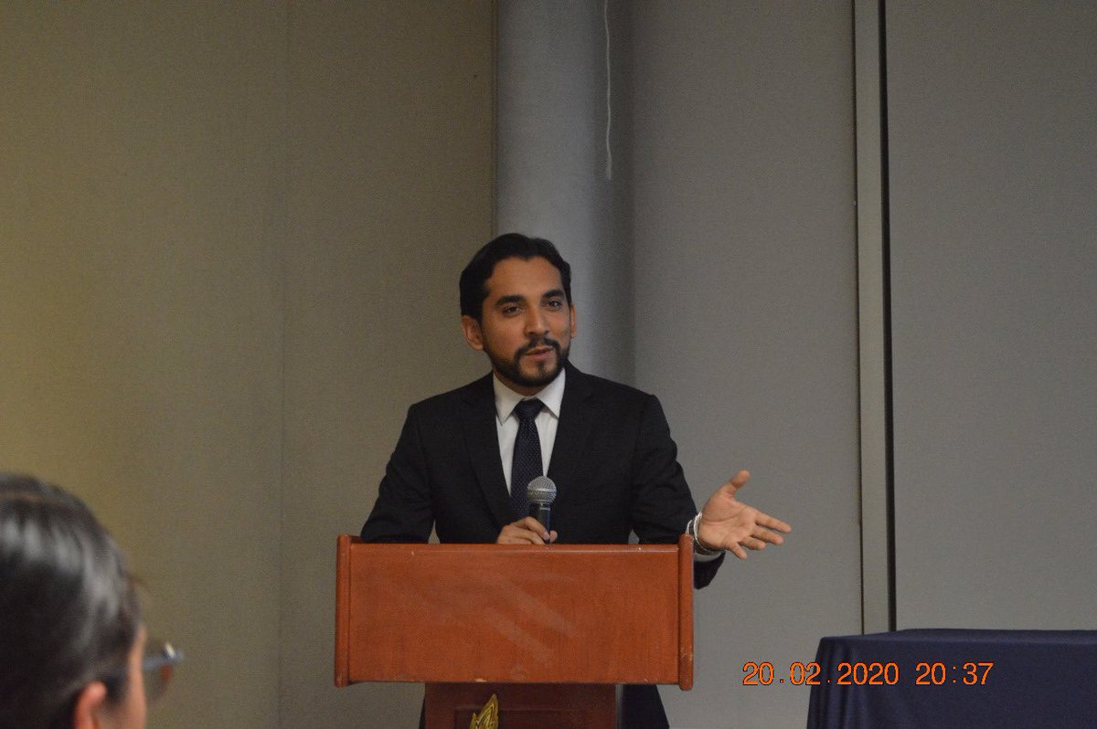 Escuela de Gobierno tweet media