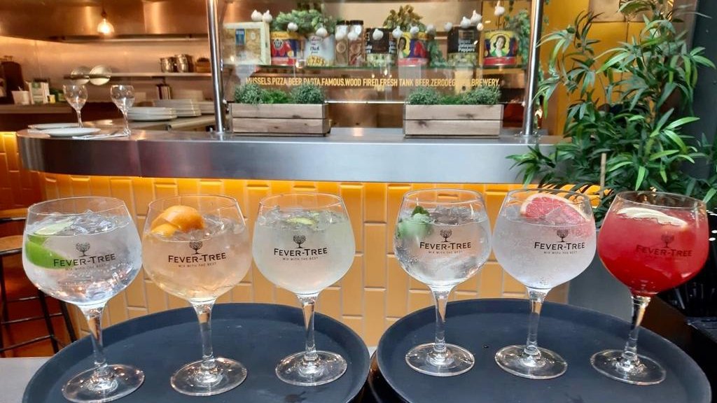 ZerodegreesBeer's tweet photo. Our Winter/Spring Ginfusions collection has just landed in!
Discover your favourite G&T fusion - we have a pairing with your name all over it waiting for you to try🍸
•
•
•
•
•
#Zerodegrees #ginandtonic #ginfusions #pinkcocktails #pinkgin #gincocktails #cocktails #gin https://t.co/OXuWVA9DoI