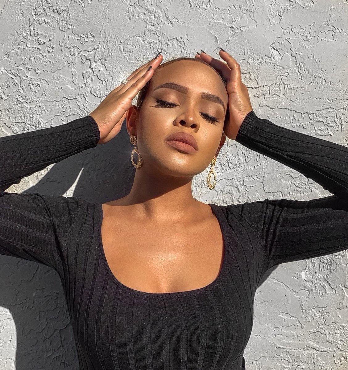 ShopLuvB's tweet photo. You glow differently when you’re doing better ✨Our golden beauty @anaireisa wearing our Brigitte Belted Maxi Dress 🖤 #LuvB https://t.co/ryLxGxm5A9