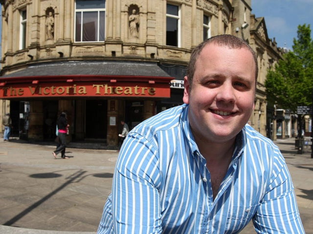 FloodAidyorks's tweet photo. Brilliant to confirm the wonderful @neilhurst will be joining us for #FloodAid2 @VicTheatre https://t.co/YBdNrSq3VP @CalderdaleFound @Calderdale @HXCourier https://t.co/WmUQpFjSRY