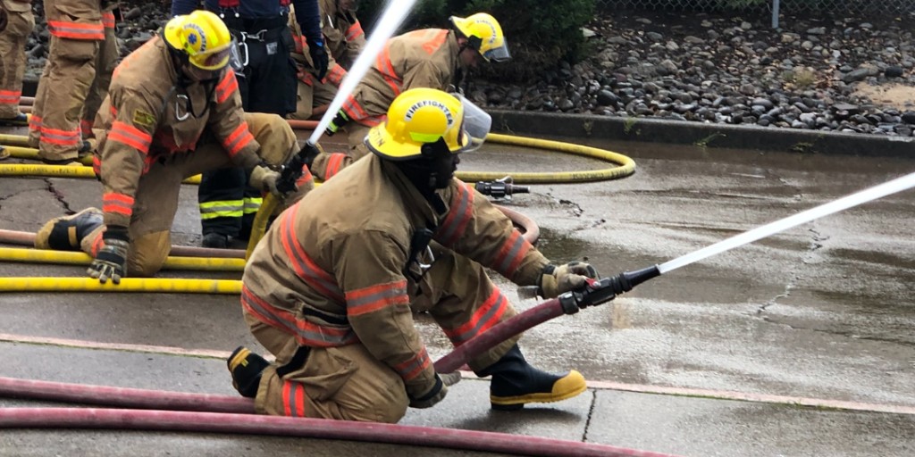 clackamasfire's tweet photo. We are accepting applications for Volunteer Suppression (#Firefighter), Rehab, & Water Tender Operator. Deadline is Feb. 28. For more info & to apply, click here: https://t.co/iIzgEOme5g. #BeCFD #VolunteerFirefighter #FireDepartment #ClackamasFire https://t.co/ow7yfP2vK7