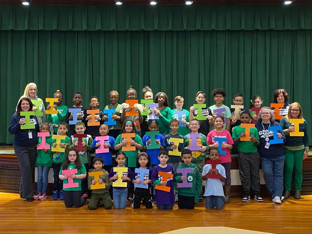 MoniqueJacob1's tweet photo. #NathanaelGreenePawtucketRI
Be the I in Public Education from our Proud Greene Students https://t.co/s1IXa9agUn