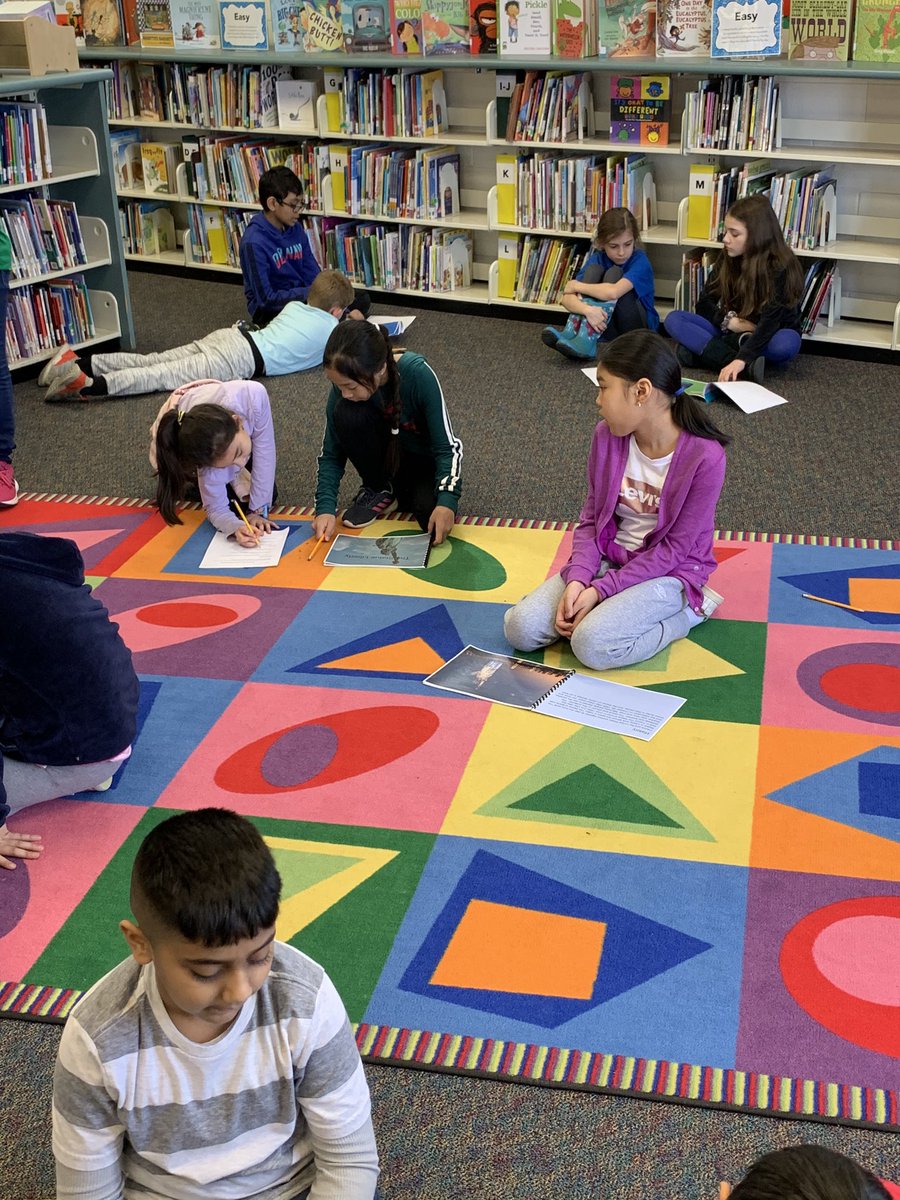 msgembarasclass's tweet photo. Thank you 2nd Graders for coming to our Scavenger Hunt Publishing Party! @D59Ridge @LiaMarvu @Griffin0515 @Poteracki118 https://t.co/8VrARbYQSl