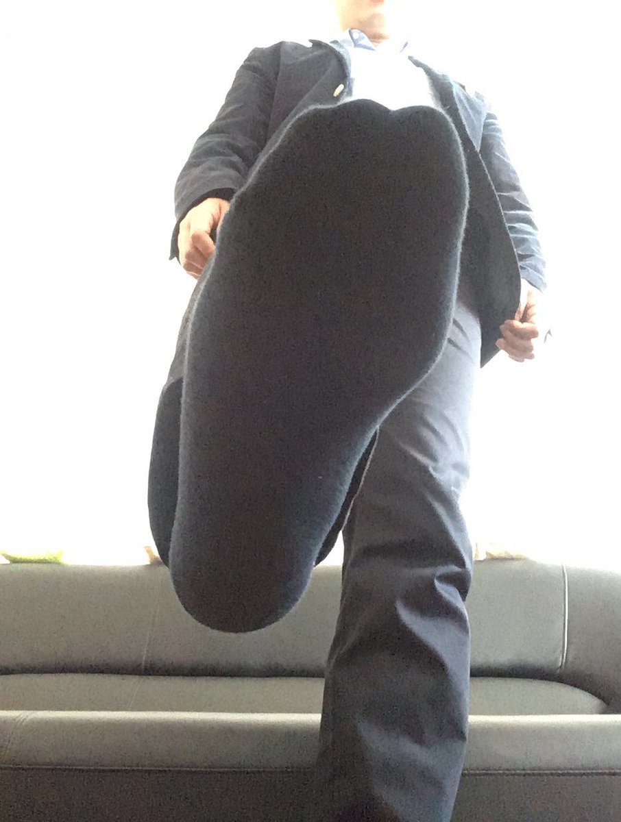 上班就这个熊屌样，香草了。