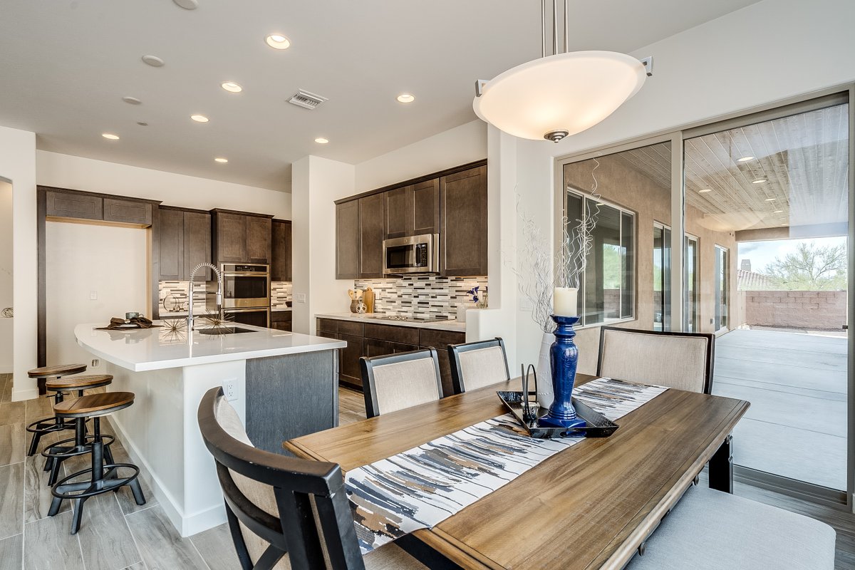 PepperViner's tweet photo. The luxury homes at Little Ridge feature intriguing architecture, lavish master suites, gourmet kitchens, outdoor living spaces &amp; the latest in new home technology. ✨

https://t.co/pbbf3EqYnZ https://t.co/jreK1g34Le
