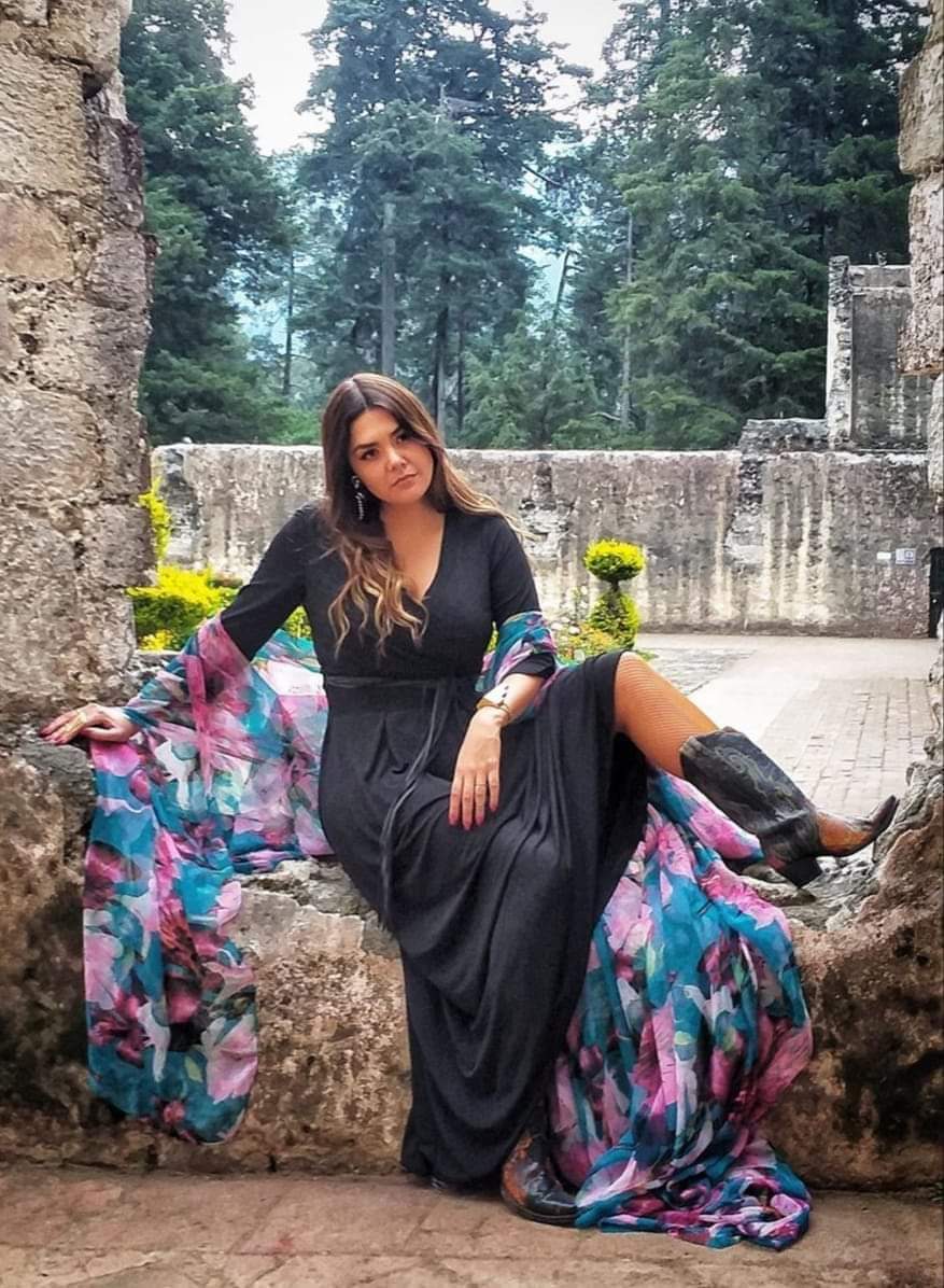 Aldo_Lobato's tweet photo. Hace 15 años inicio la carrera de la que se convertiría en una de las máximas vendedoras de discos en México, en la mejor voz y en la cantante mexicana más exitosa.  

Esa es @yuritaflowers

#XVAniversarioYuridia https://t.co/vScrTFNWSo