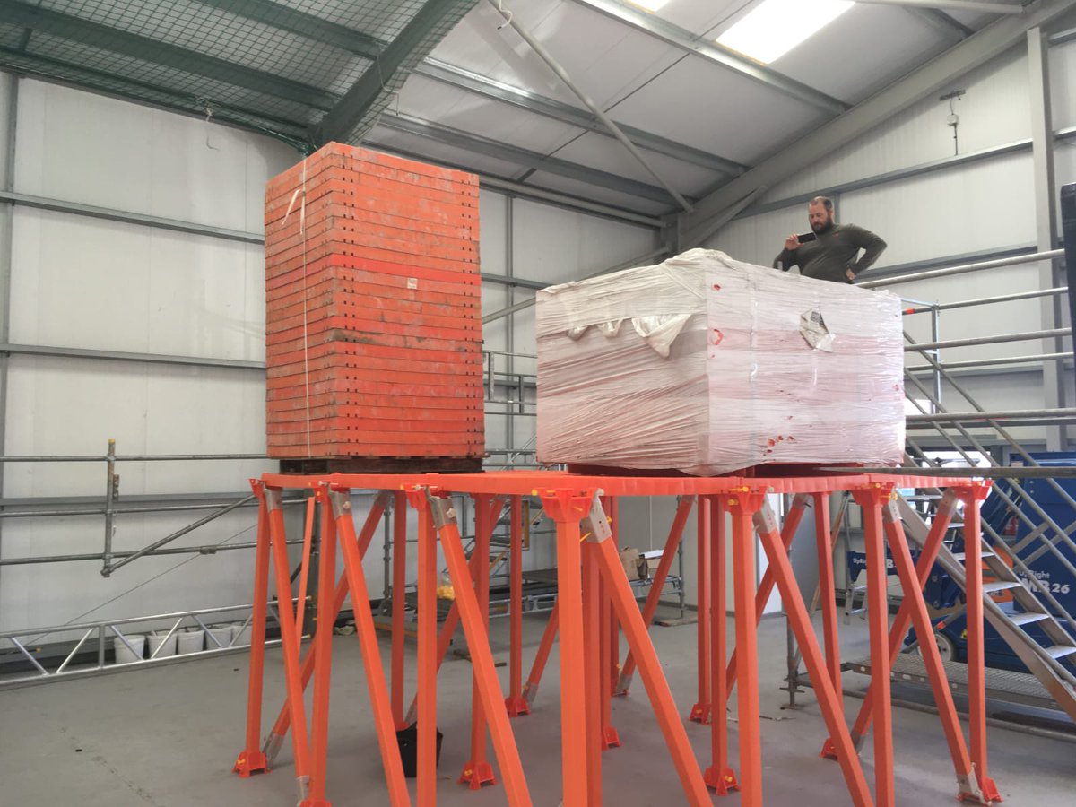 GMGroupSafety's tweet photo. 🆕 FREE-STANDING G&amp;M SAFE DECK - CAPABLE OF TAKING LOADS OF MORE THAN 600KG 🔛🔝

• New free-standing attachment
• Undergone rigorous testing • Handrails, edge protection &amp; more attachments to come 🆕

☎️ 01606 834 630
💻 office@gmsafedeck.co.uk

#construction
#workatheight https://t.co/DwQESqhRB4