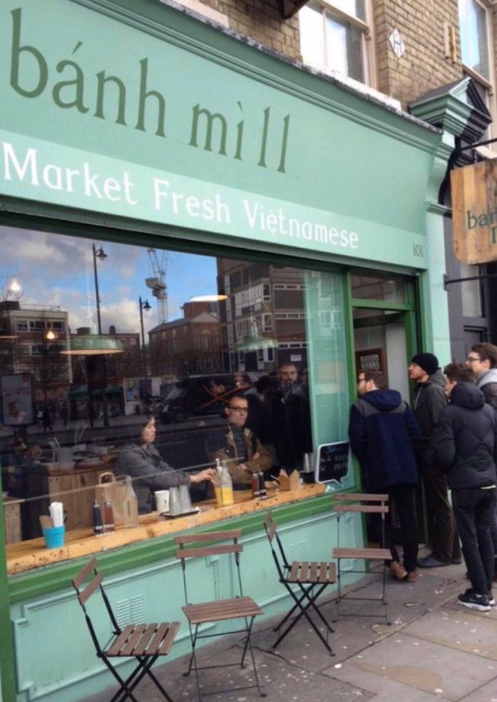 LinhLinhMTP's tweet photo. Who wants to eat “banh mi” - one of the best street food in the world? 
Former US President Barack Obama ate “banh mi”. 
The British queued for “banh mi” at the banhmi11 store in London. 
It’s not just “a slice of bread” :))
#KoreansApologizetoVietnam
#YTN_사과해 
#베트남을존중해 https://t.co/PR9a9WPzxH