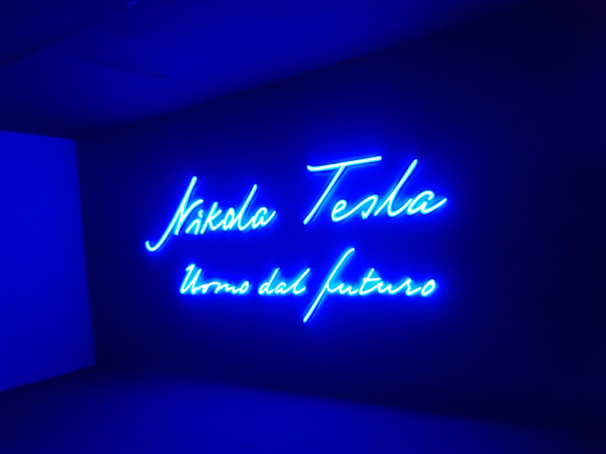 itisrivoira's tweet photo. Le quinte dell' #ITISRivoira in visita a #Milano: la mostra “Nikola #Tesla” 
Le classi quinte di indirizzo elettrotecnico hanno potuto conoscenze sulla vita e le opere del celebre scienziato, da alcuni ritenuto padre del motore in corrente alternata. #itisrivoira #elettrizzante https://t.co/o809V8Pdc4
